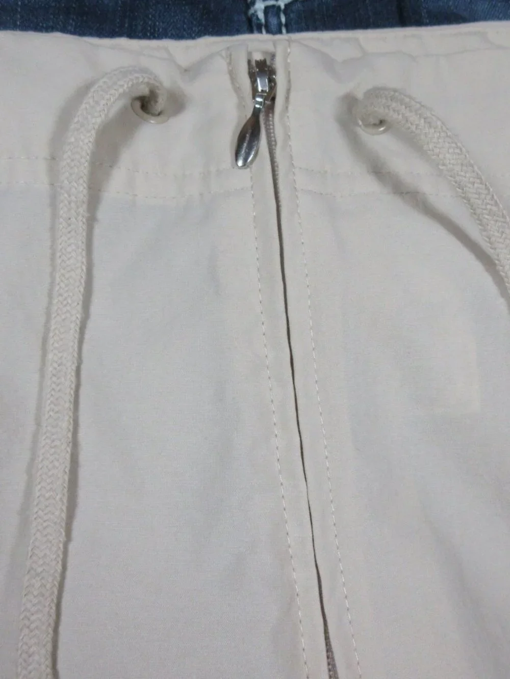 Vintage Nike Y2K womens solid light khaki pintuck wide leg cargo capris XL